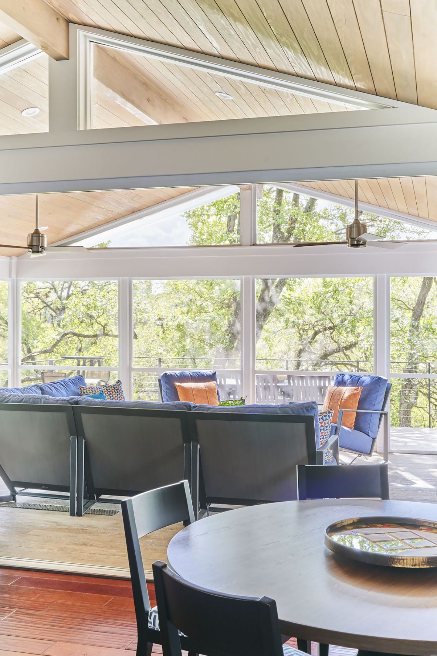 Mid century ranch style exterior 0684